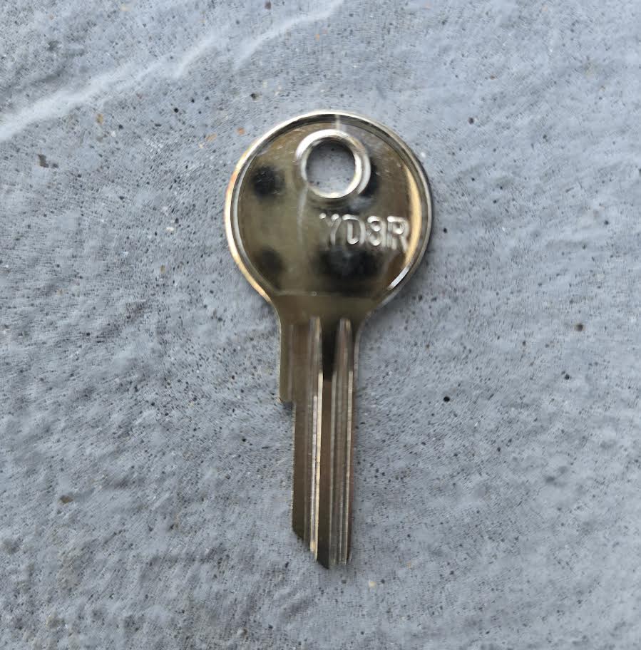 YALE  -  YD8R ERREBI  -  YA4R SILCA