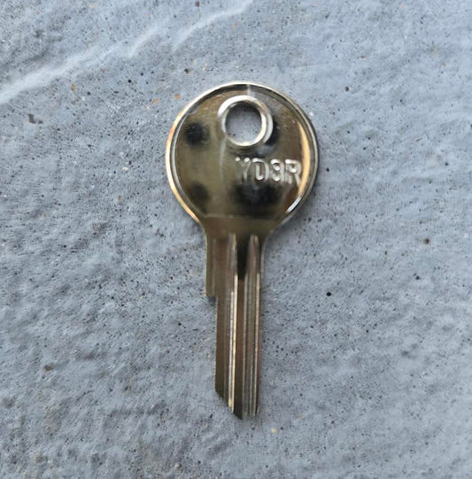 YALE  -  YD8R ERREBI  -  YA4R SILCA