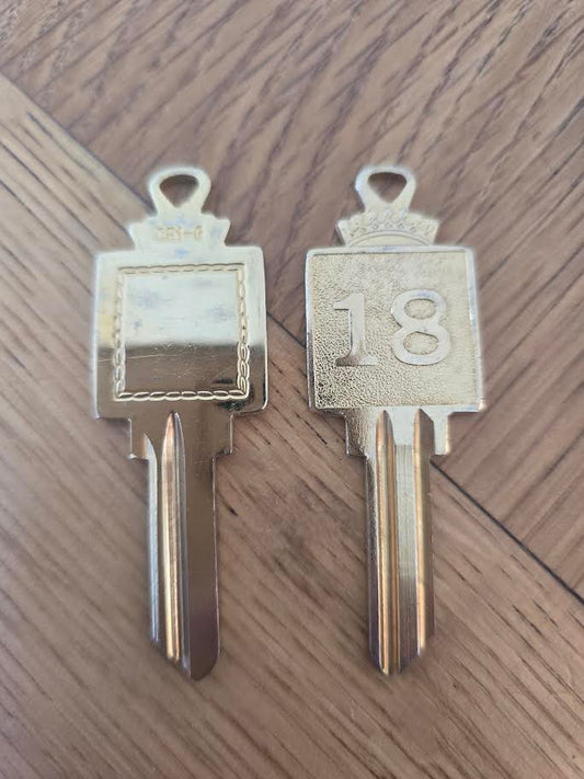 18TH BIRTHDAY KEY  -