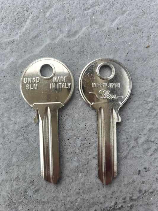 UNIVERSAL  SLIM  -  UN5DSLM